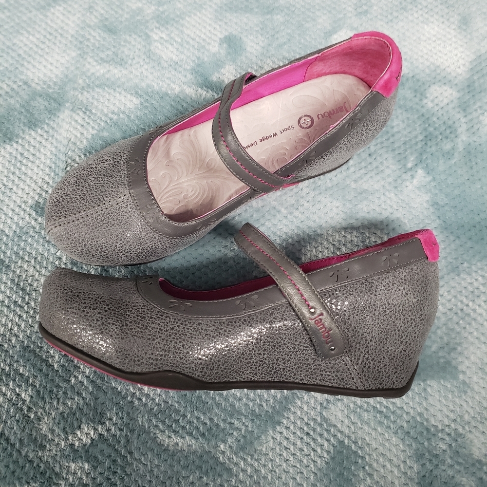 Grey Silver Hamburg Mary Hane Wedges